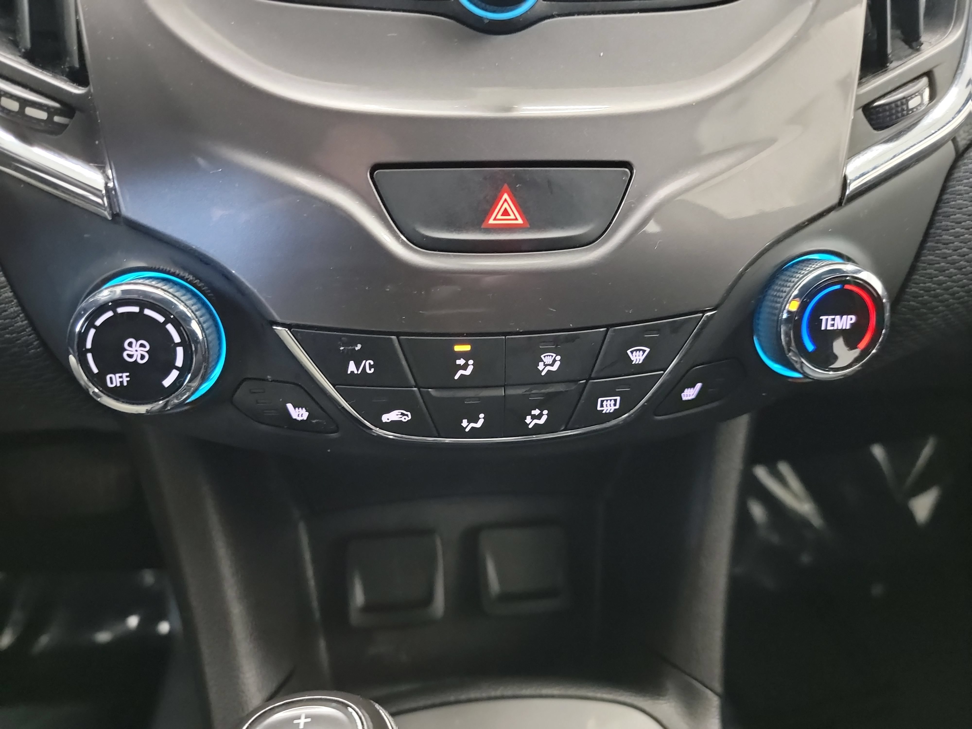 Used 2017 Chevrolet Cruze LT w/ Convenience Package FWD image 21