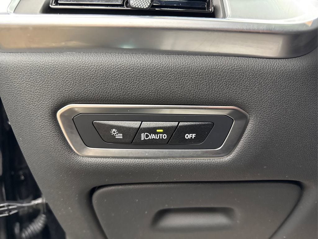 Certified 2025 BMW X7 xDrive40i w/ M Sport Package image 27