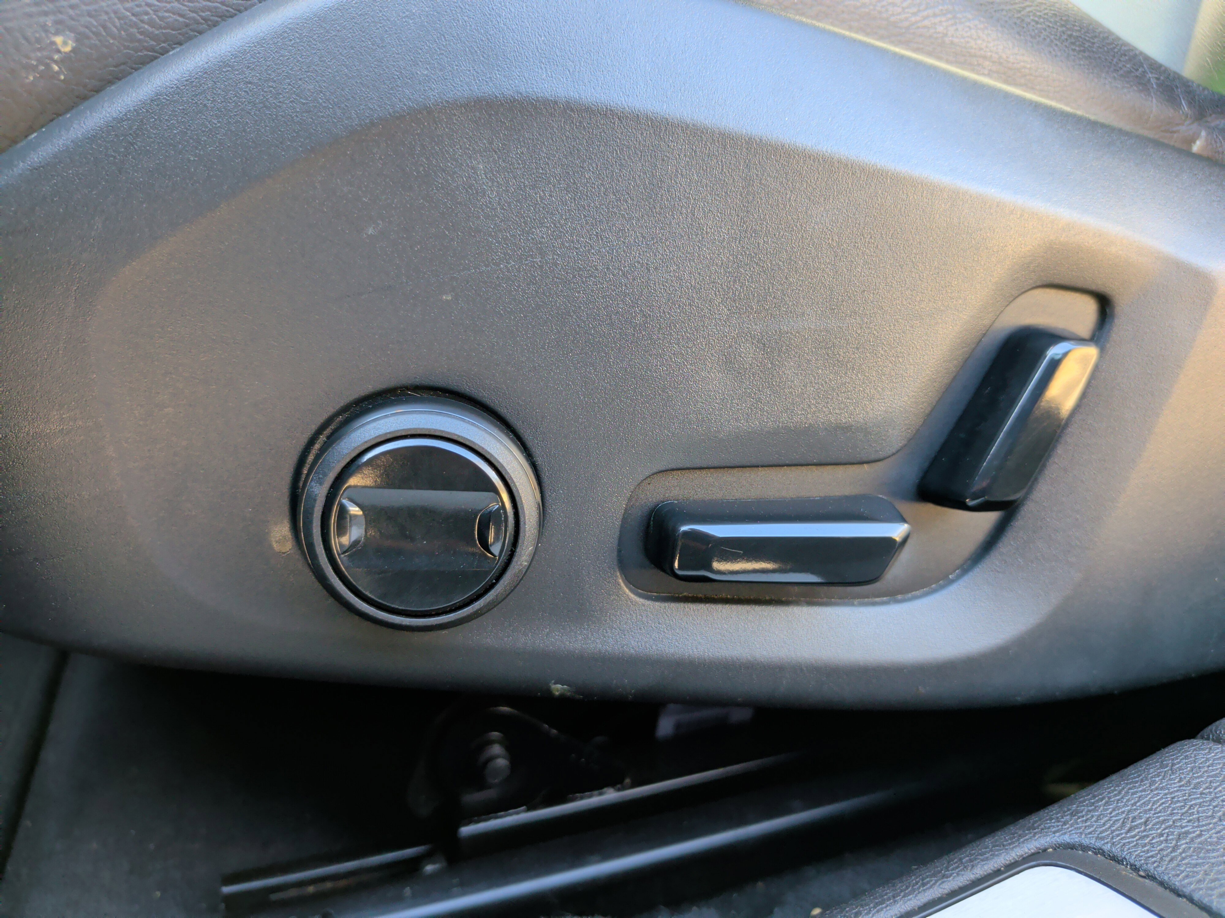 Used 2019 Volvo S60 T5 Momentum image 23