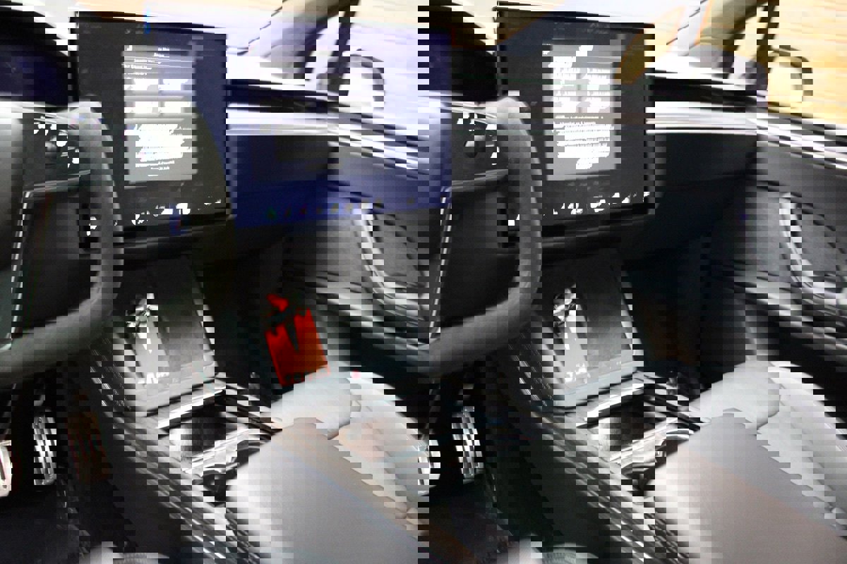 Used 2023 Tesla Model X image 48