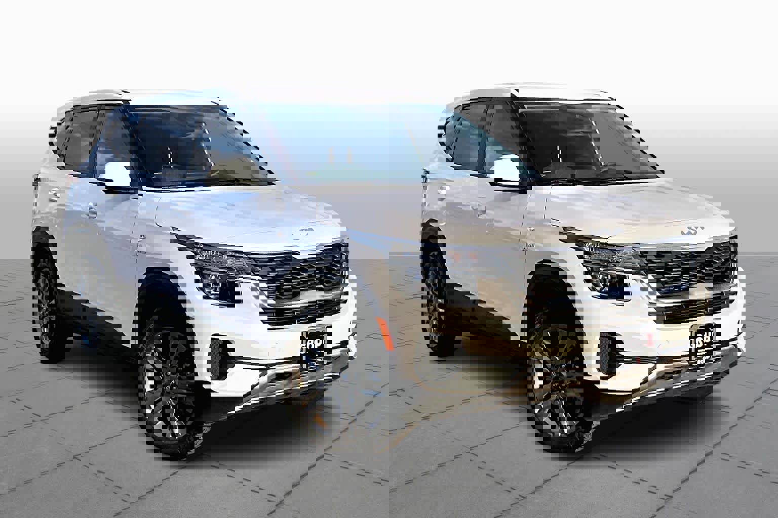 Used 2023 Kia Seltos LX image 2