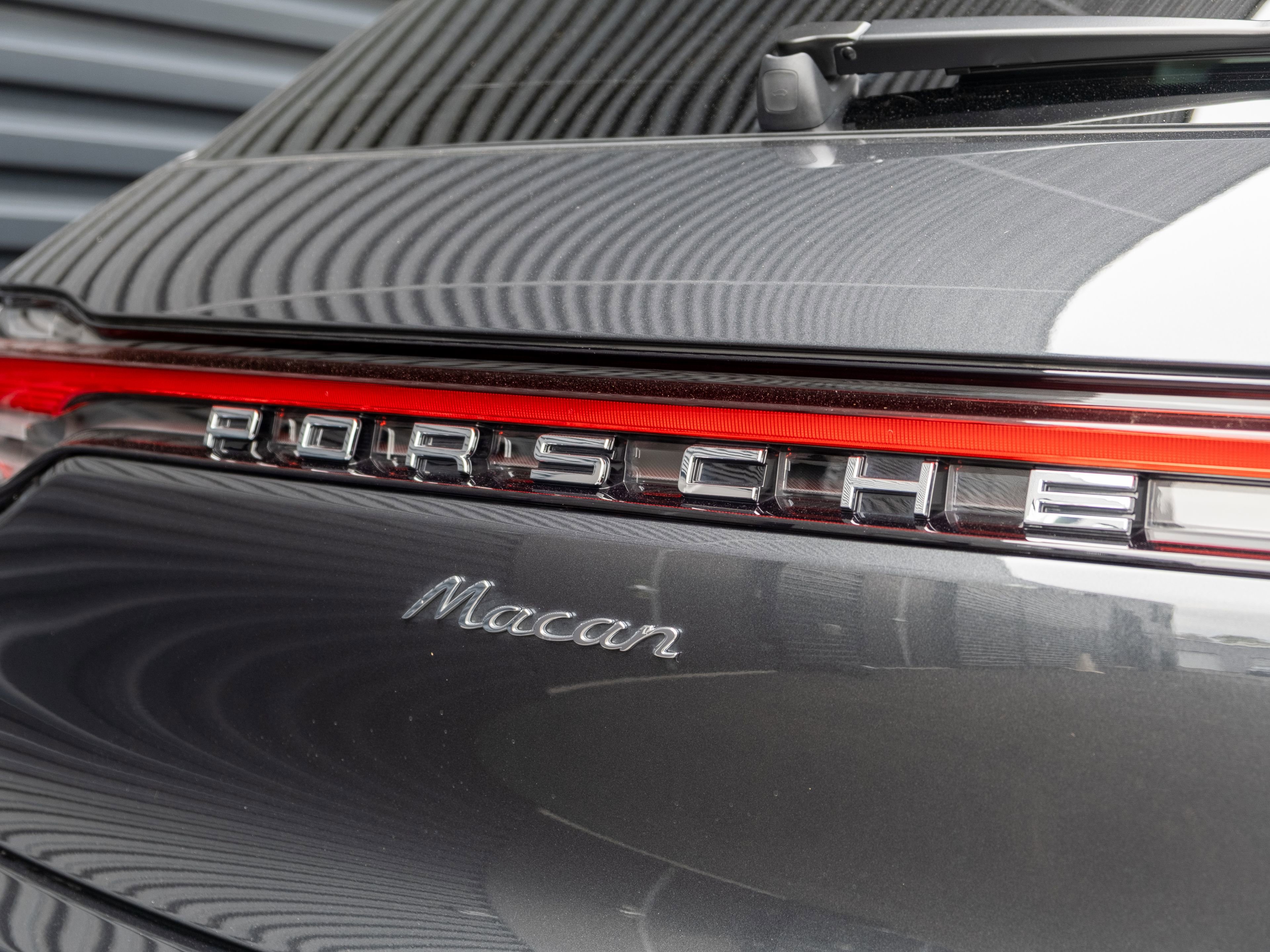 Certified 2026 Porsche Macan AWD/4WD image 41