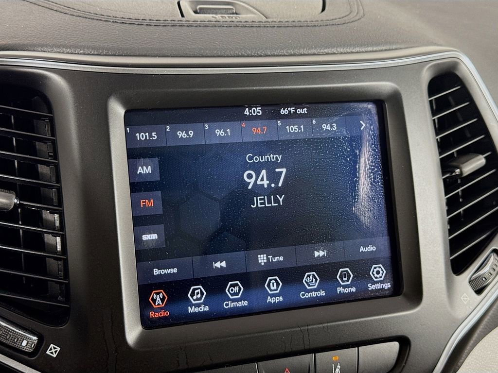 Used 2022 Jeep Cherokee Latitude Lux w/ Sun & Sound Group image 35