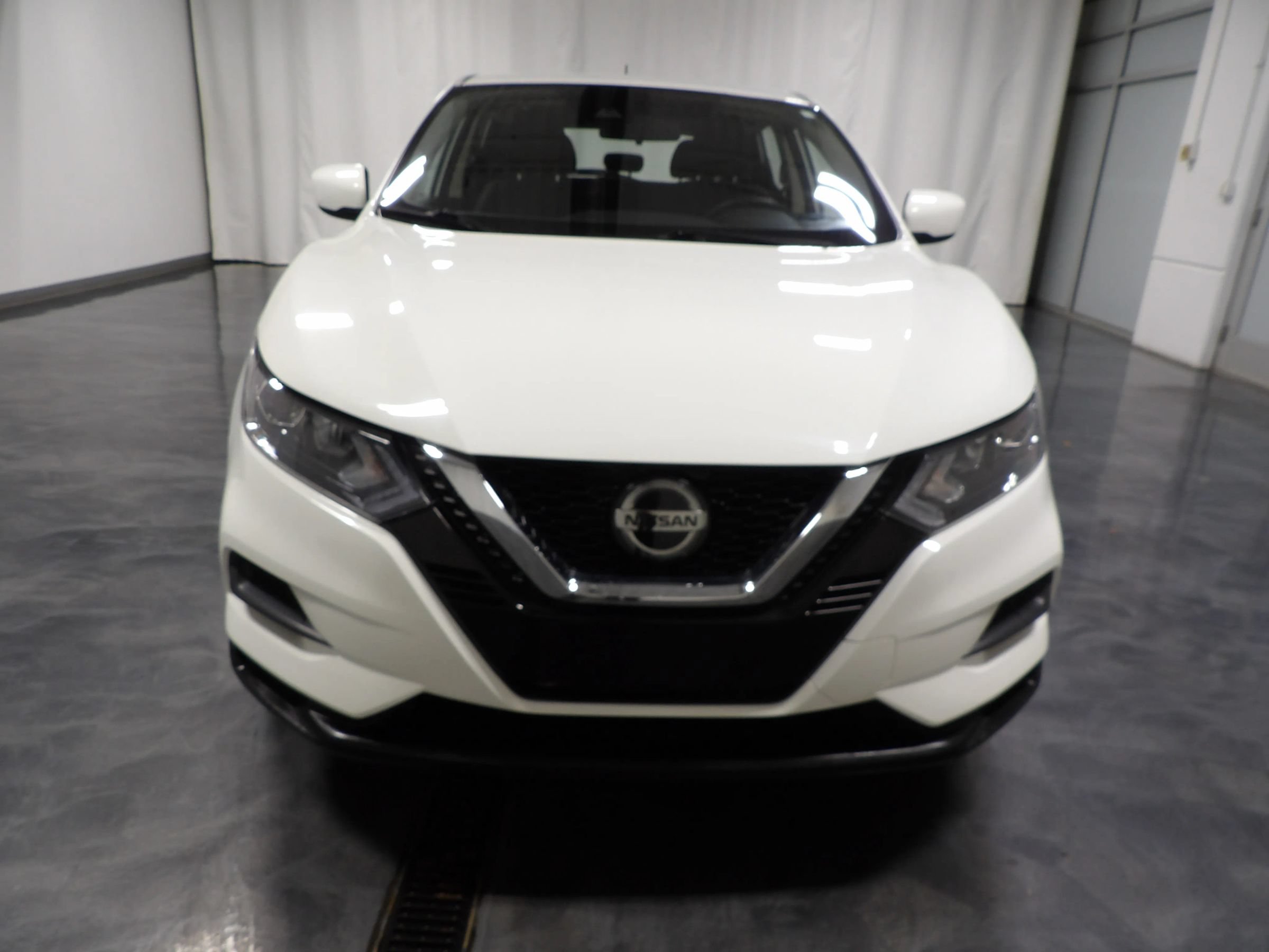 Used 2022 Nissan Rogue Sport S FWD image 2
