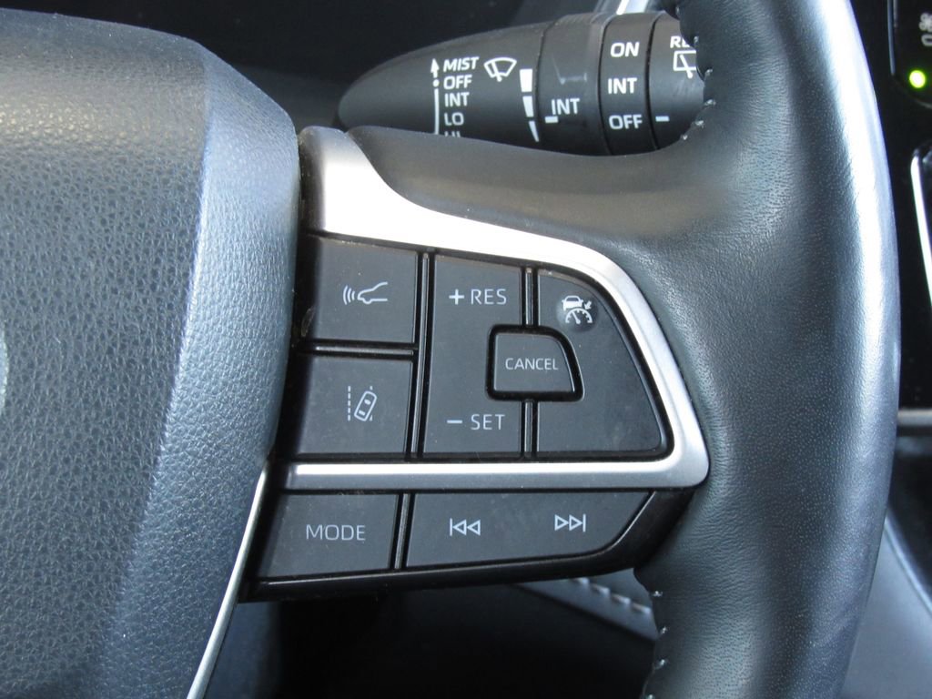 Used 2023 Toyota Highlander Limited image 28