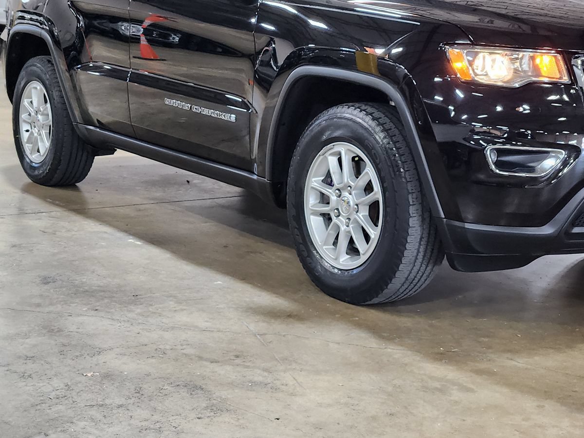 Used 2019 Jeep Grand Cherokee Laredo RWD image 14