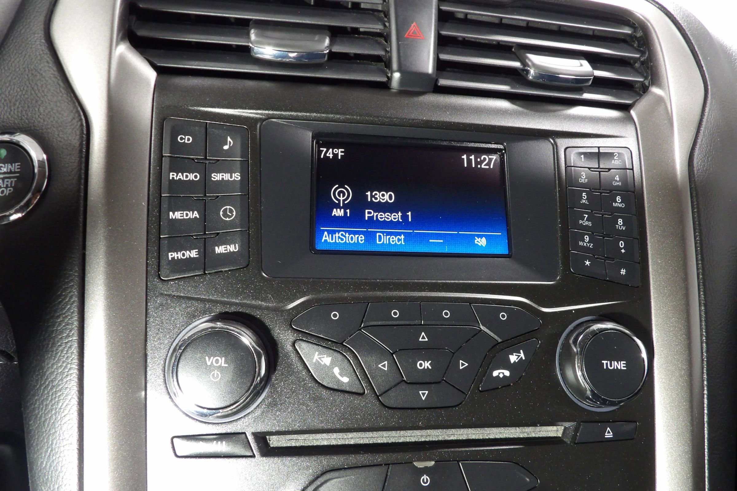 Used 2018 Ford Fusion SE FWD image 15