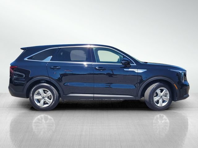 Used 2025 Kia Sorento LX FWD image 3
