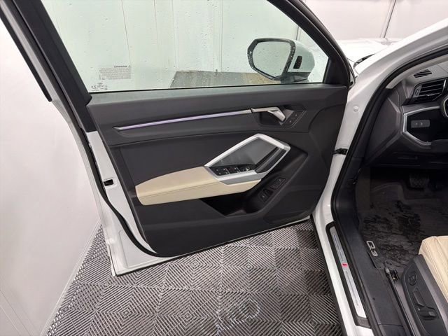 Used 2022 Audi Q3 2.0T Premium Plus w/ Premium Plus Package image 14