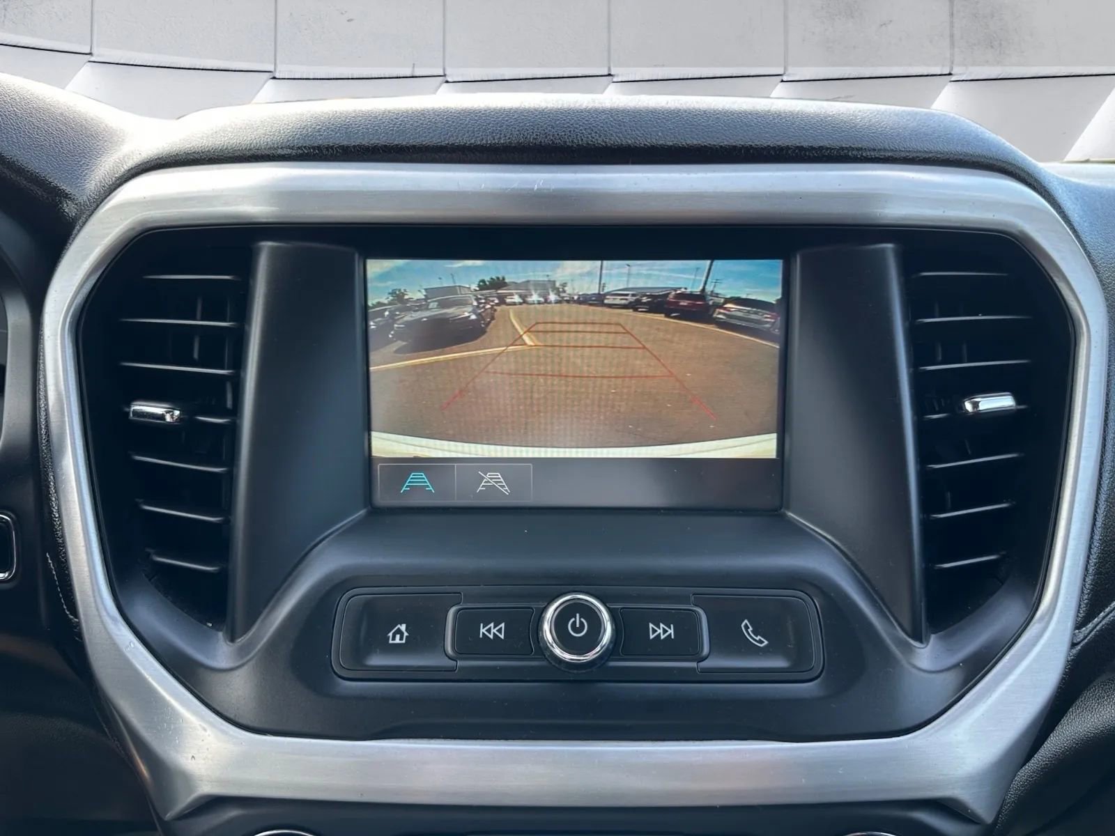Used 2019 GMC Acadia SLE image 15