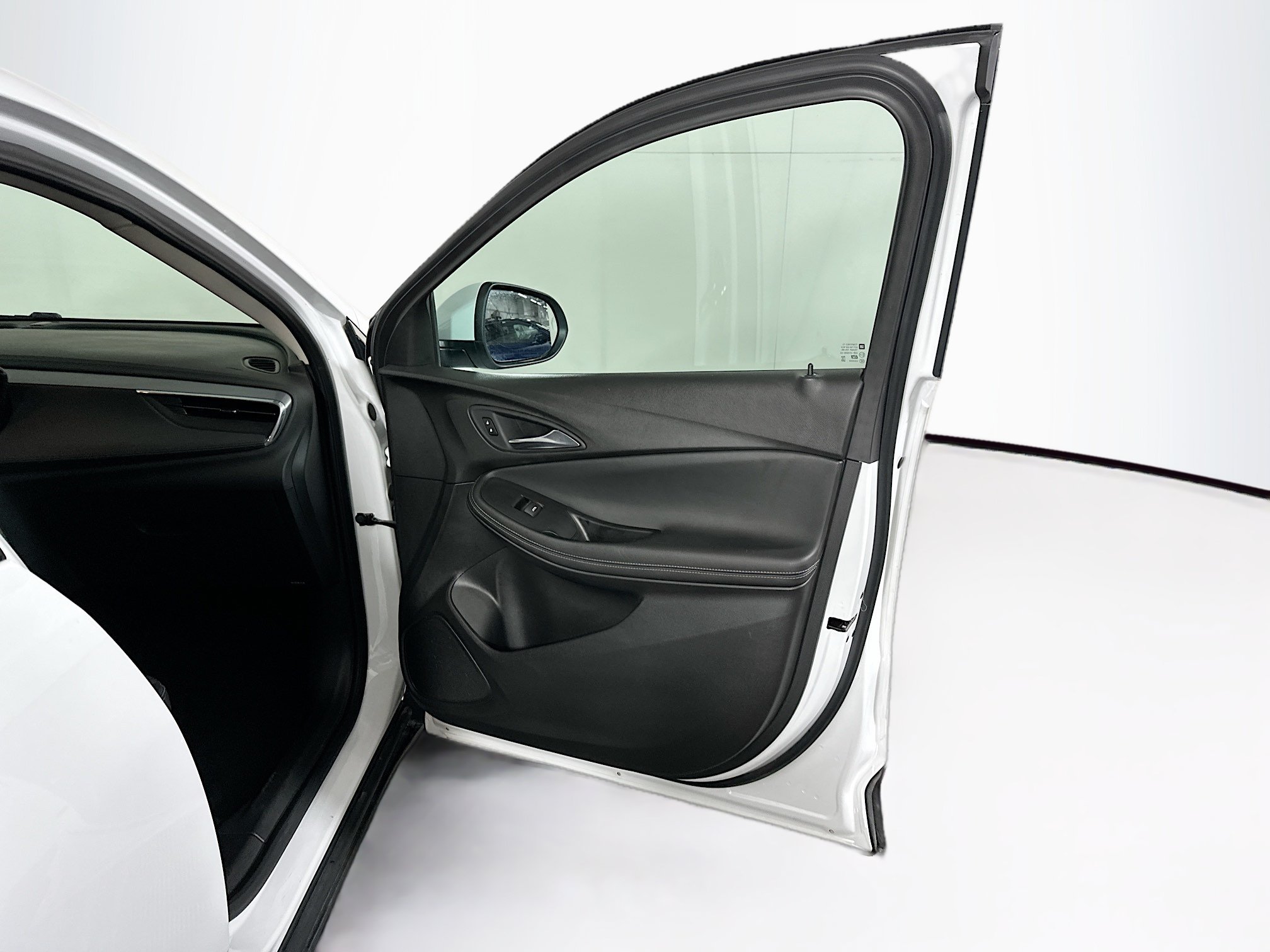 Used 2025 Buick Encore GX Preferred FWD image 30