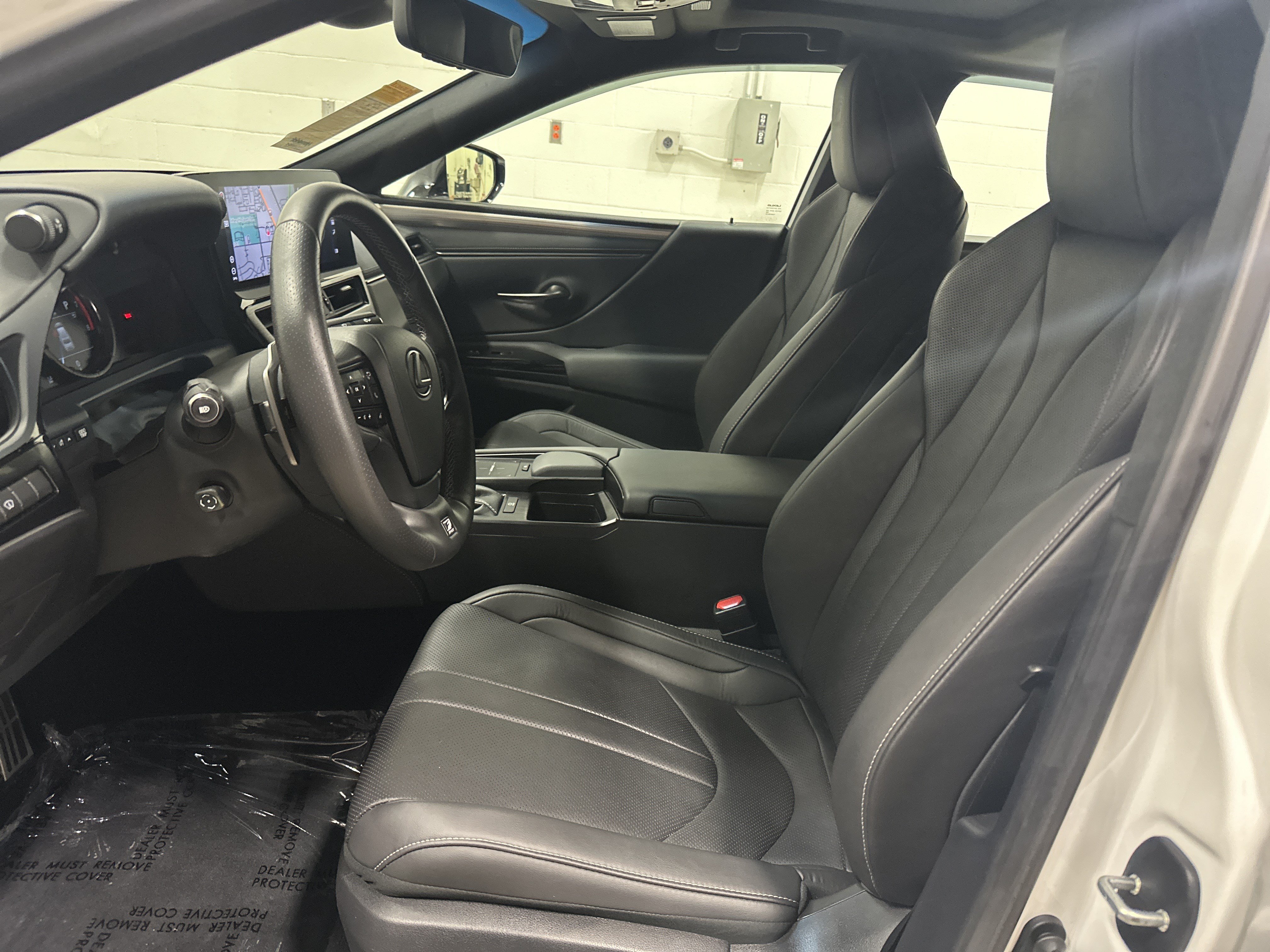 Certified 2022 Lexus ES 350 F Sport w/ Accessory Package FWD image 16