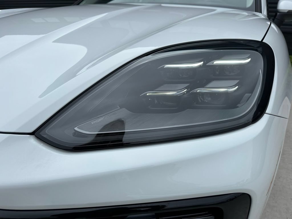 Used 2026 Porsche Cayenne E-Hybrid Coupe AWD/4WD image 13