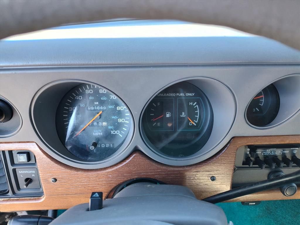 Used 1994 Dodge B2500 image 17