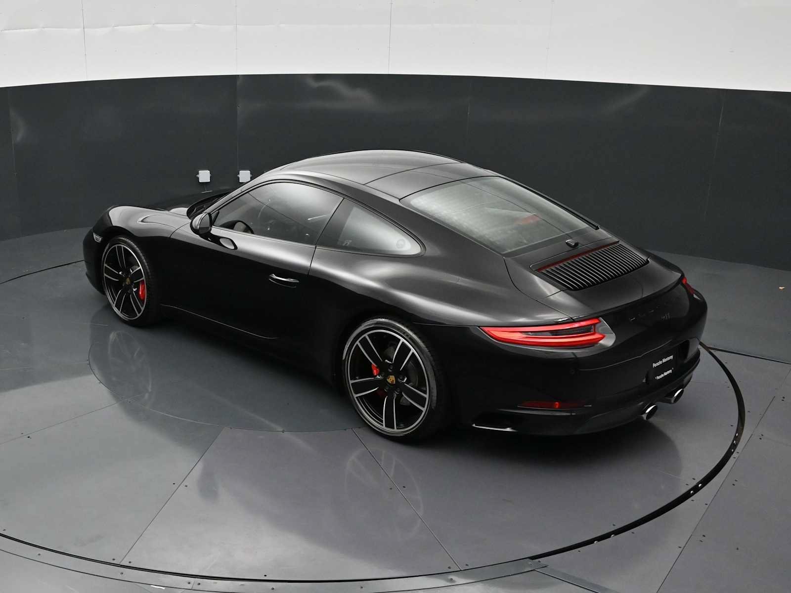 Certified 2018 Porsche 911 Carrera S RWD image 29