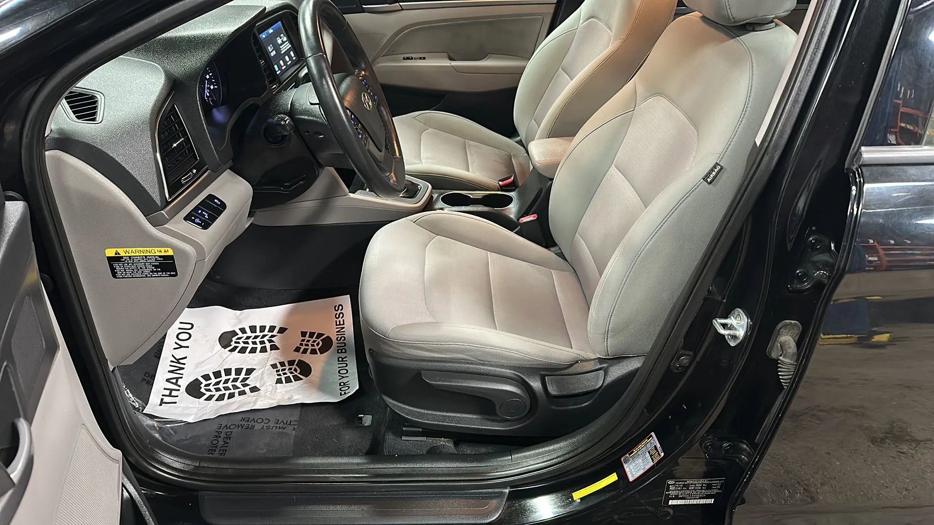 Used 2017 Hyundai Elantra ECO w/ Cargo Package image 9