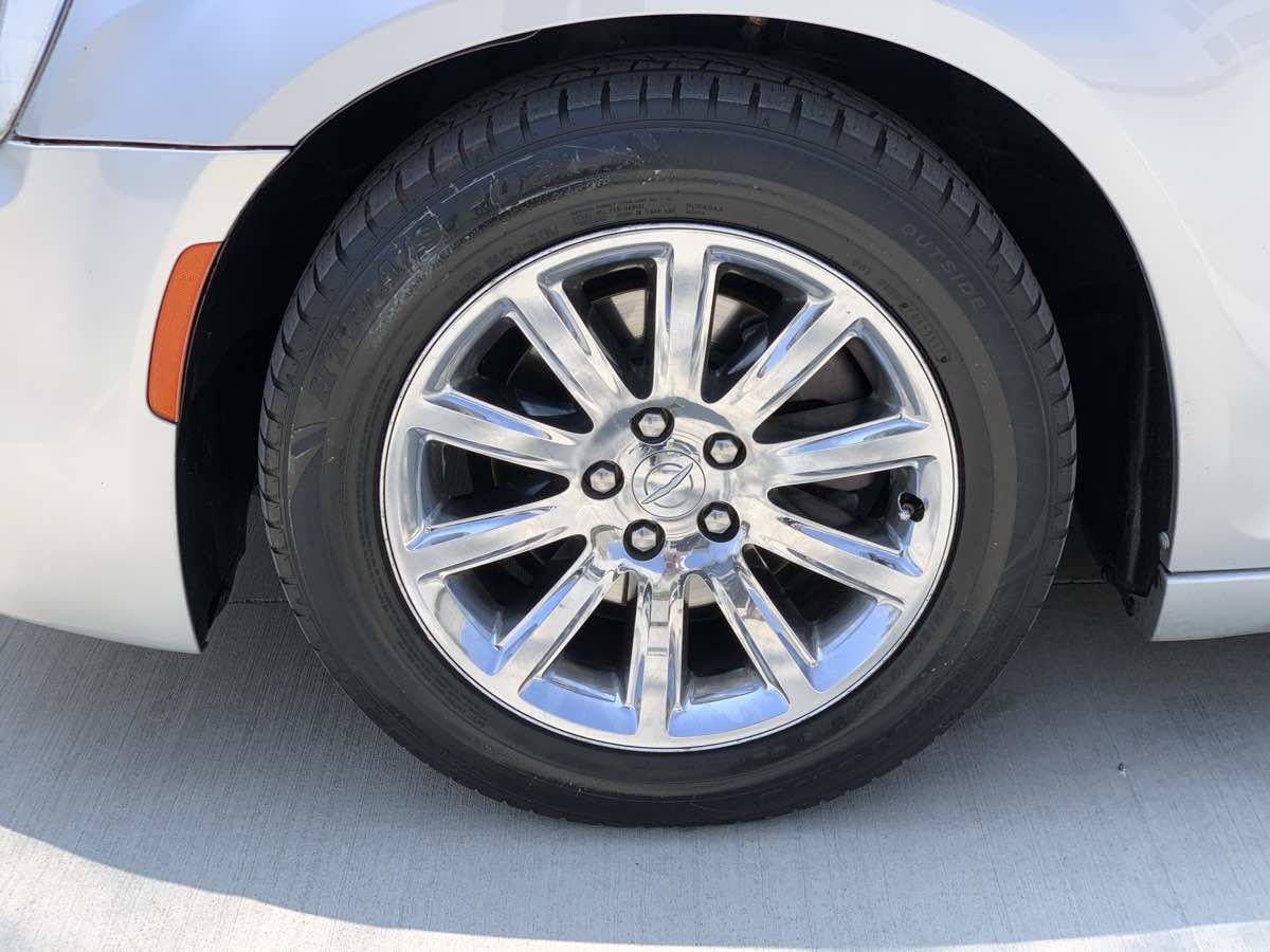 Used 2020 Chrysler 300 Limited image 8
