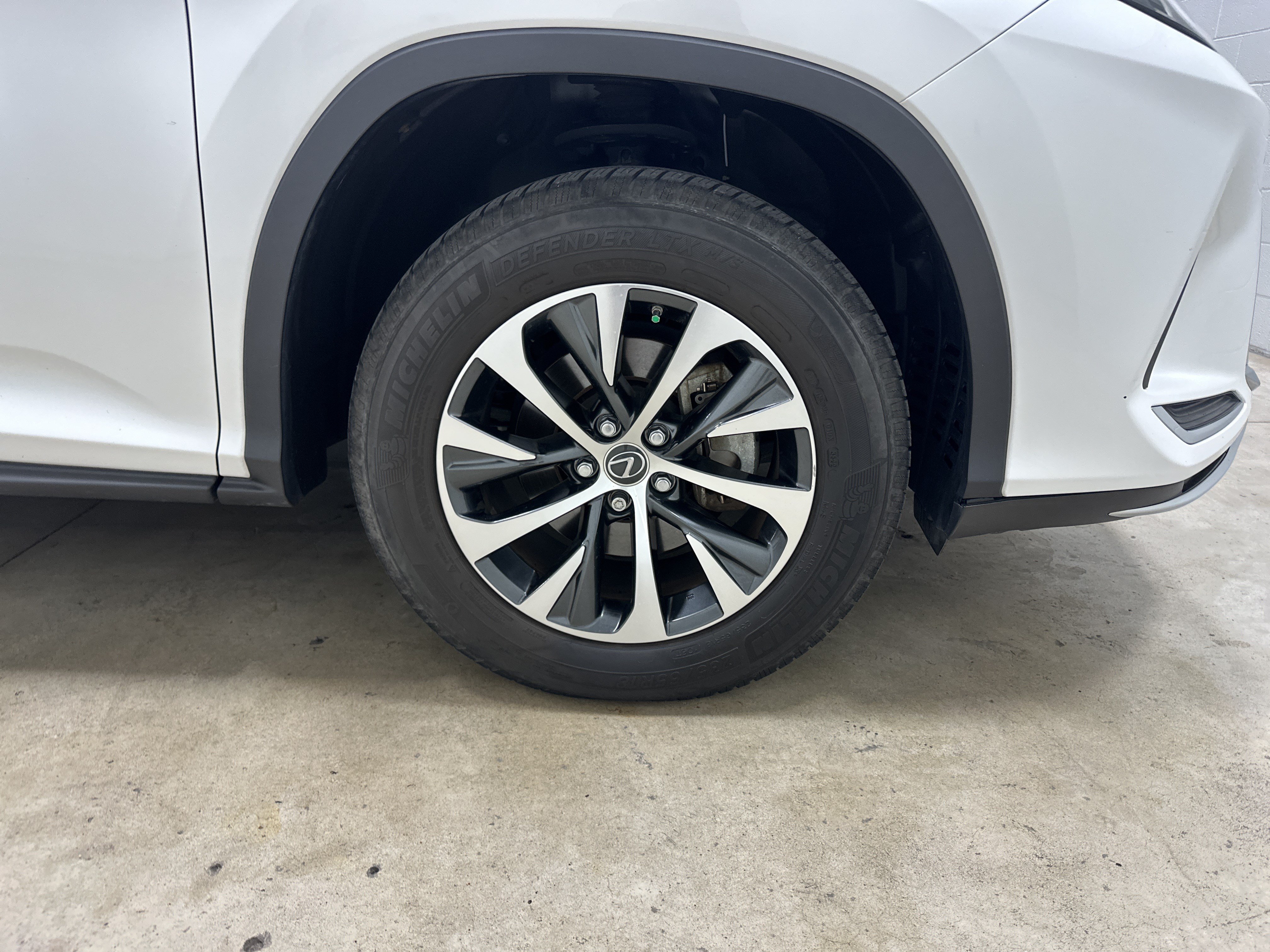 Used 2021 Lexus RX 350L Premium w/ Premium Package AWD/4WD image 13