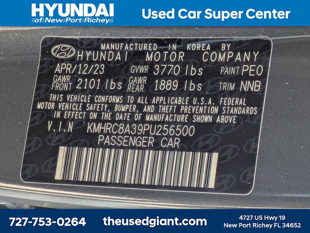 Used 2023 Hyundai Venue Limited image 33