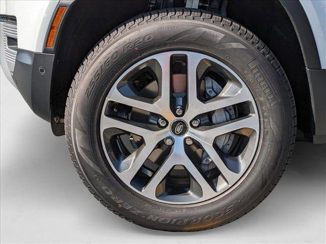 New 2025 Land Rover Defender 130 S image 10