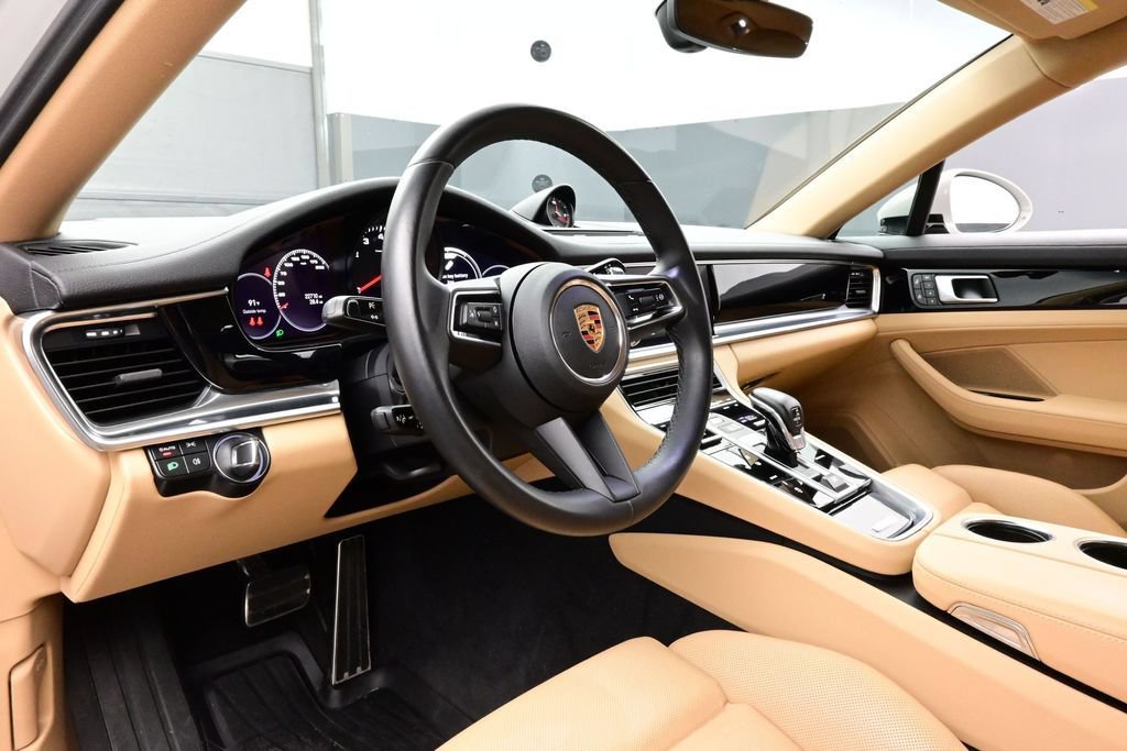 Certified 2023 Porsche Panamera 4S AWD/4WD image 4