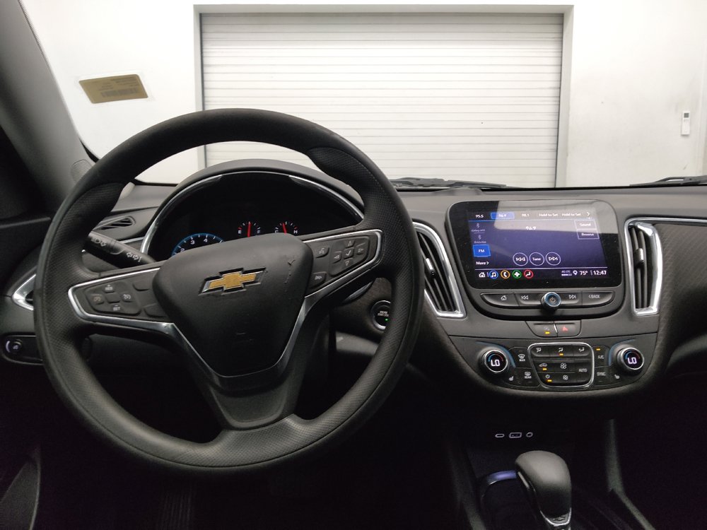 Used 2021 Chevrolet Malibu LT FWD image 22