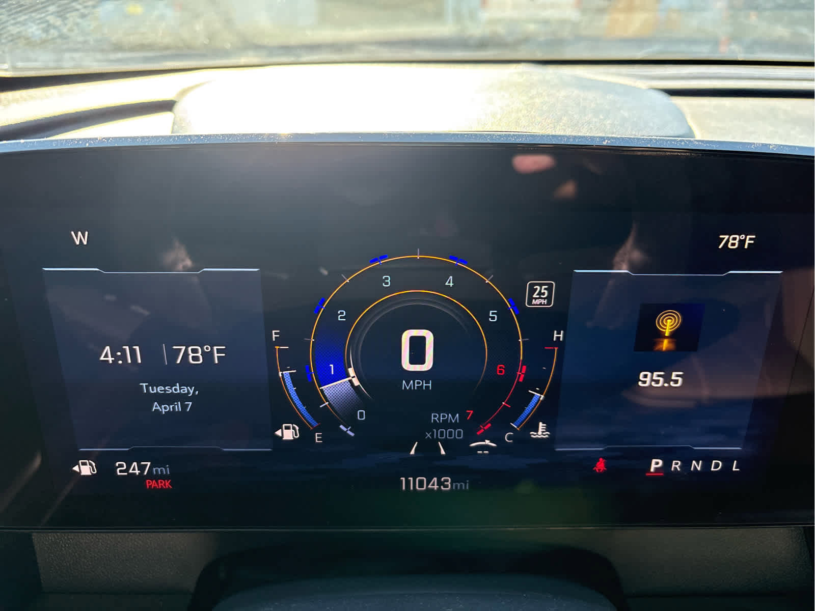 Used 2025 Chevrolet Traverse LT w/ Driver Confidence Package image 29