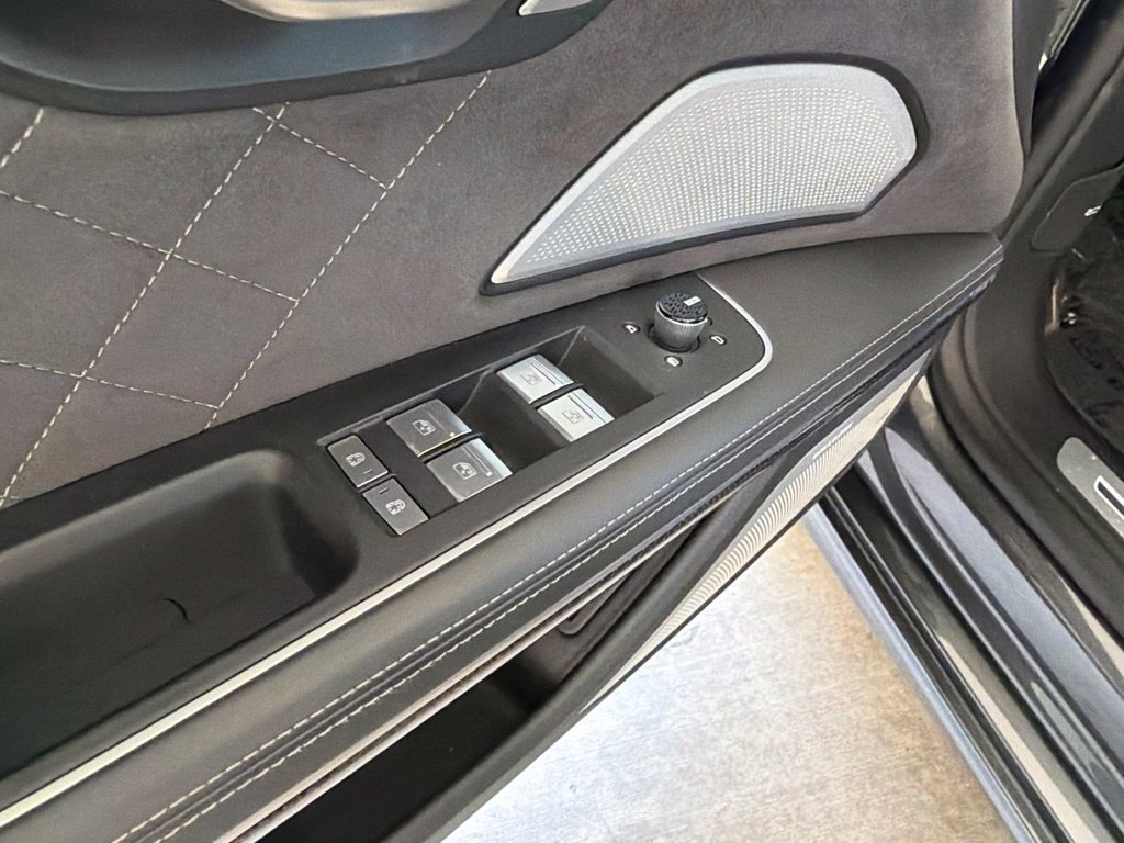 Used 2025 Audi S8 w/ Executive Package AWD/4WD image 51