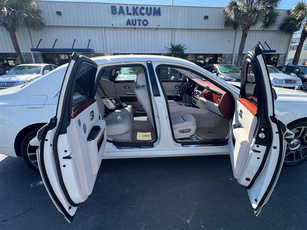 Used 2017 Rolls-Royce Ghost image 30