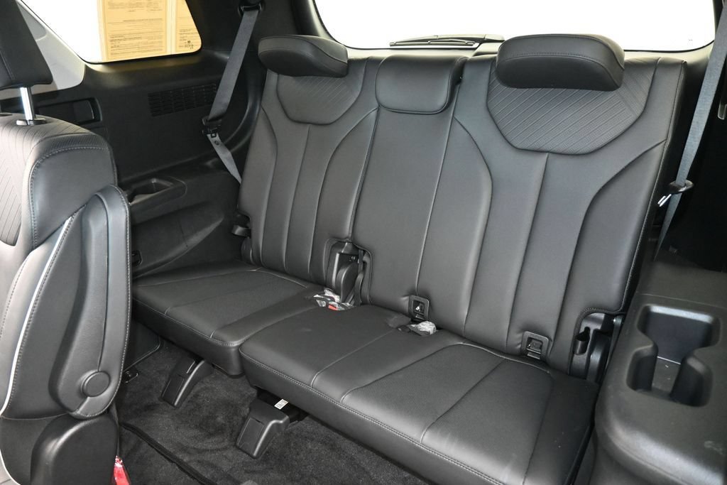 Used 2024 Hyundai Palisade SEL w/ Premium Package FWD image 32