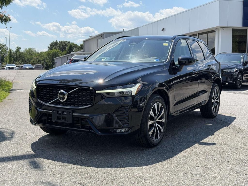 Used 2024 Volvo XC60 B5 Plus w/ Protection Package Premier AWD/4WD image 23