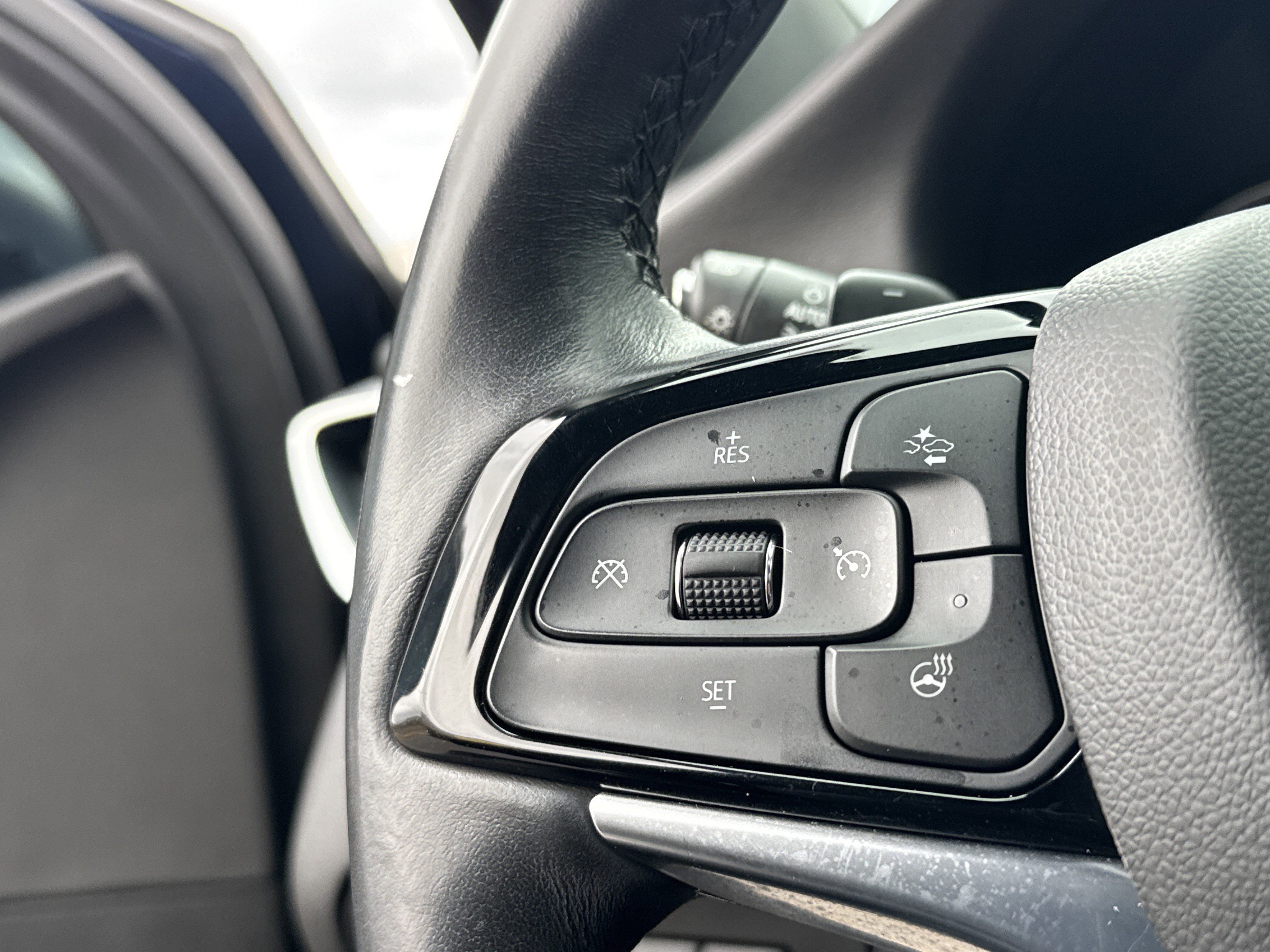 Used 2022 Buick Enclave Avenir w/ Avenir Technology Package image 18