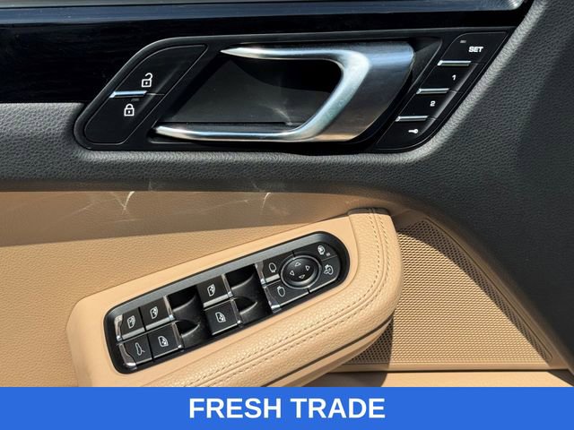 Used 2021 Porsche Macan AWD/4WD image 31