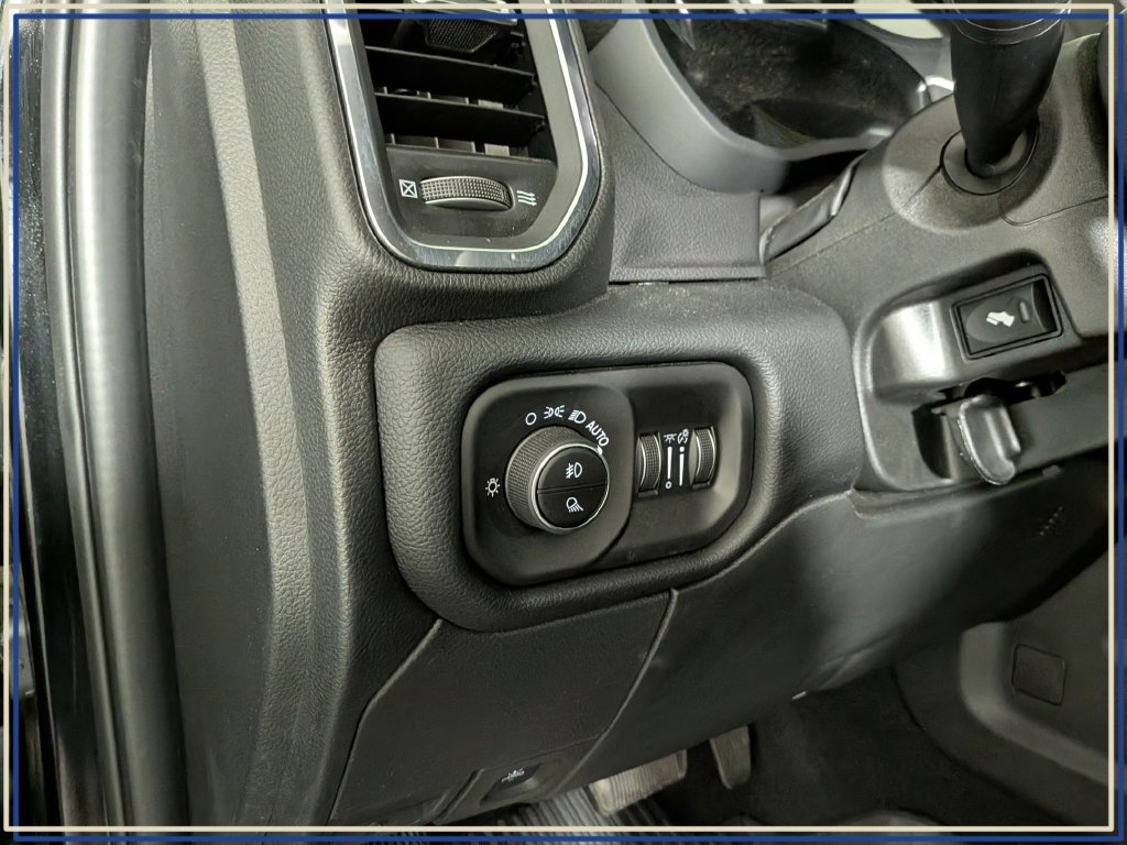New 2026 RAM 2500 Laramie w/ Night Edition AWD/4WD image 17