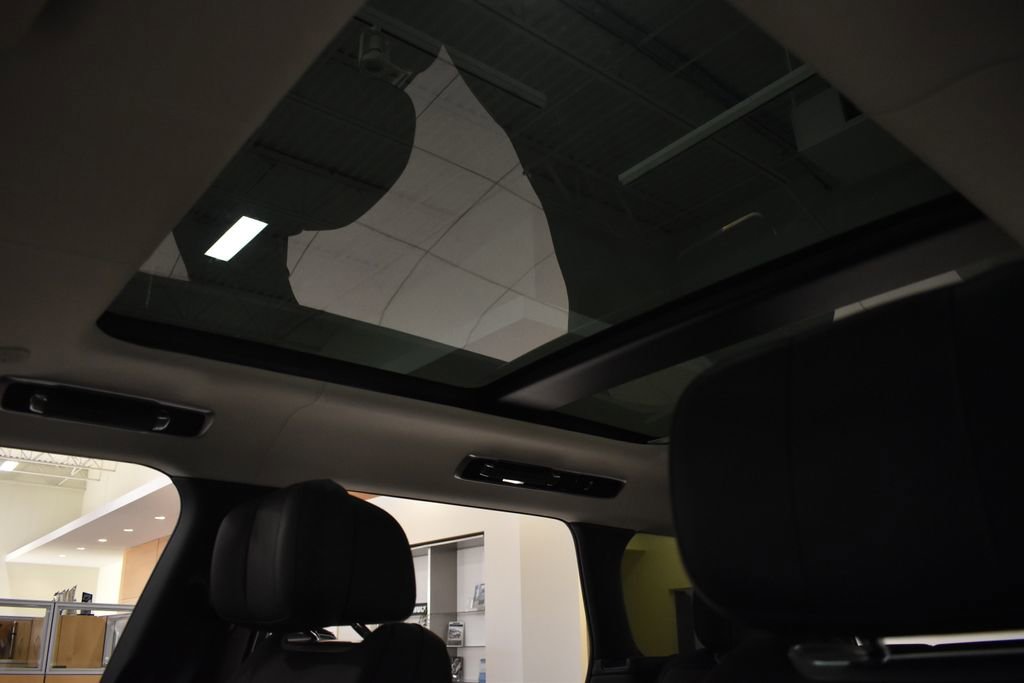 Used 2025 Land Rover Range Rover Autobiography image 49