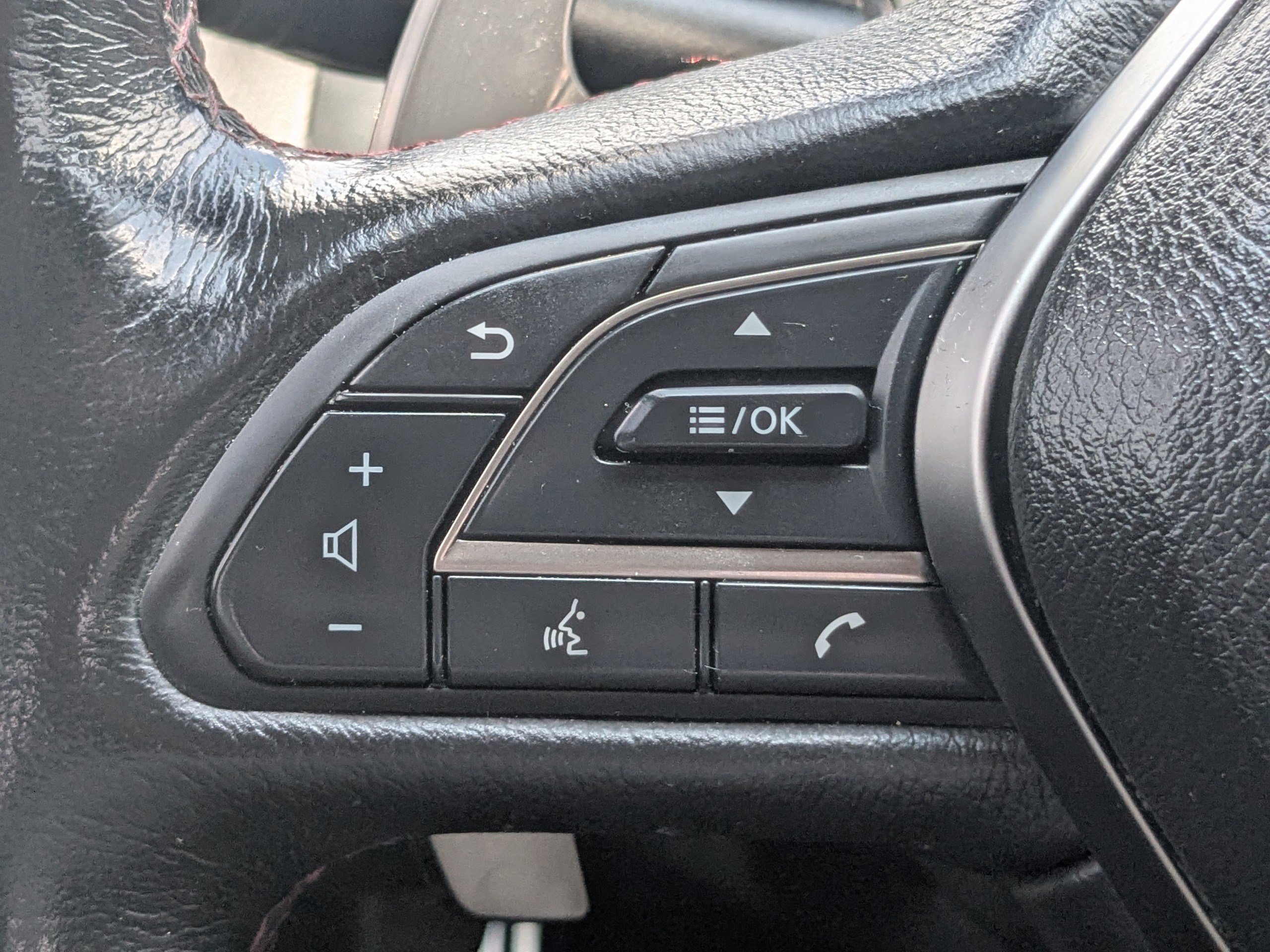 Used 2018 INFINITI Q50 Red Sport 400 w/ Sensory Package (Sport) image 25