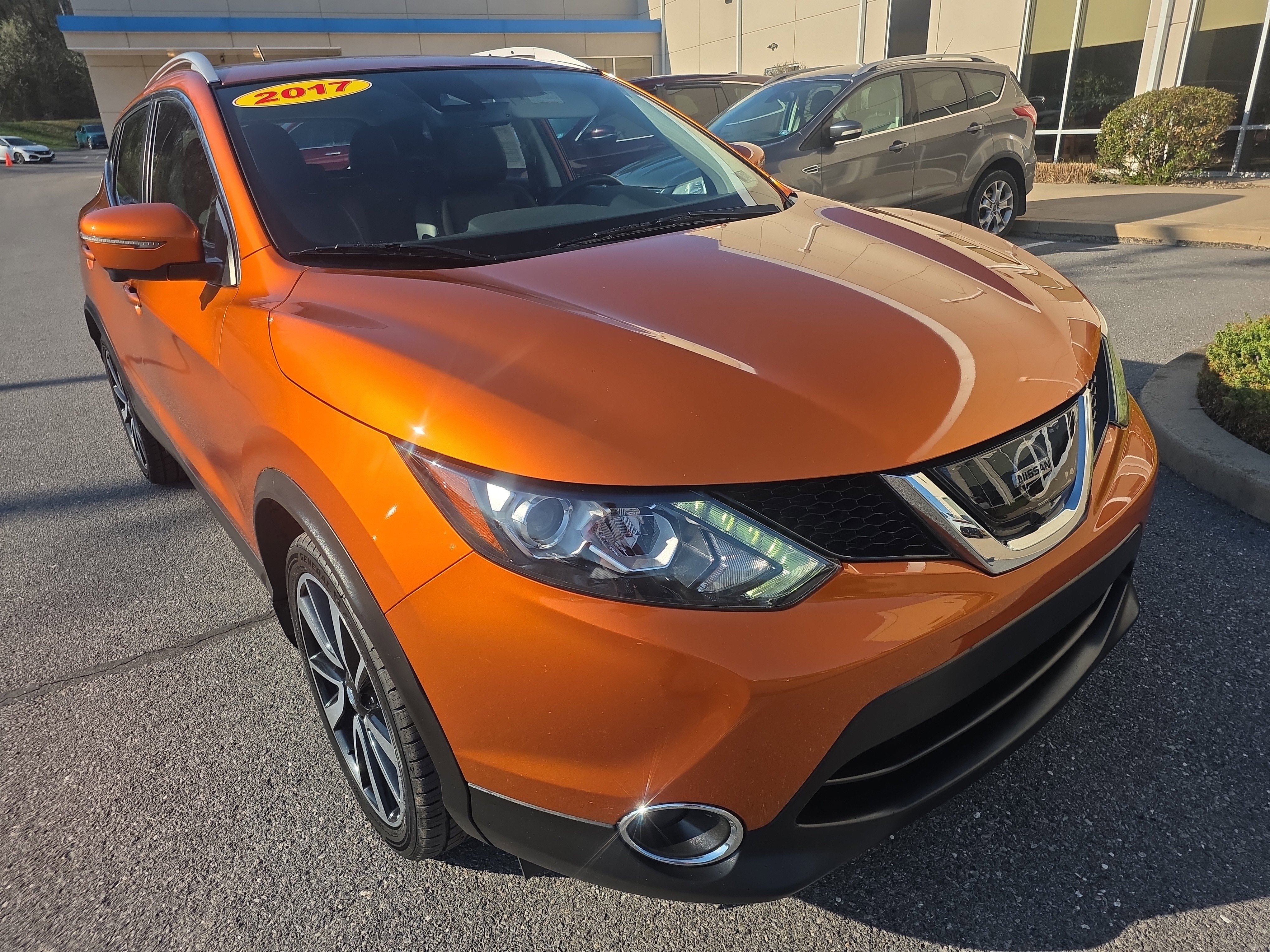 Used 2017 Nissan Rogue Sport SL w/ SL Premium Package image 3