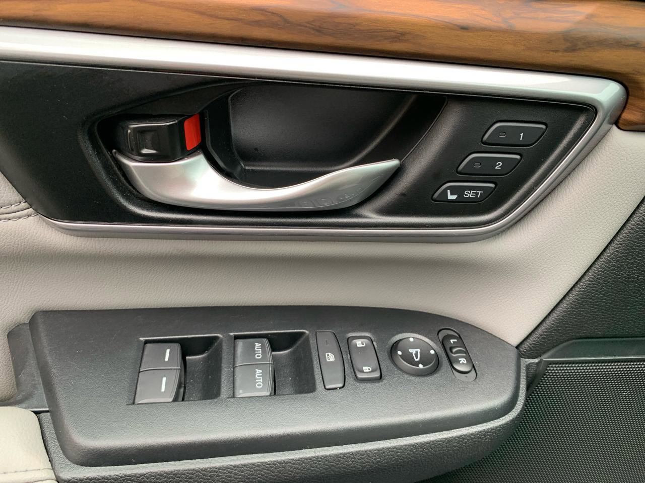 Used 2017 Honda CR-V Touring image 18