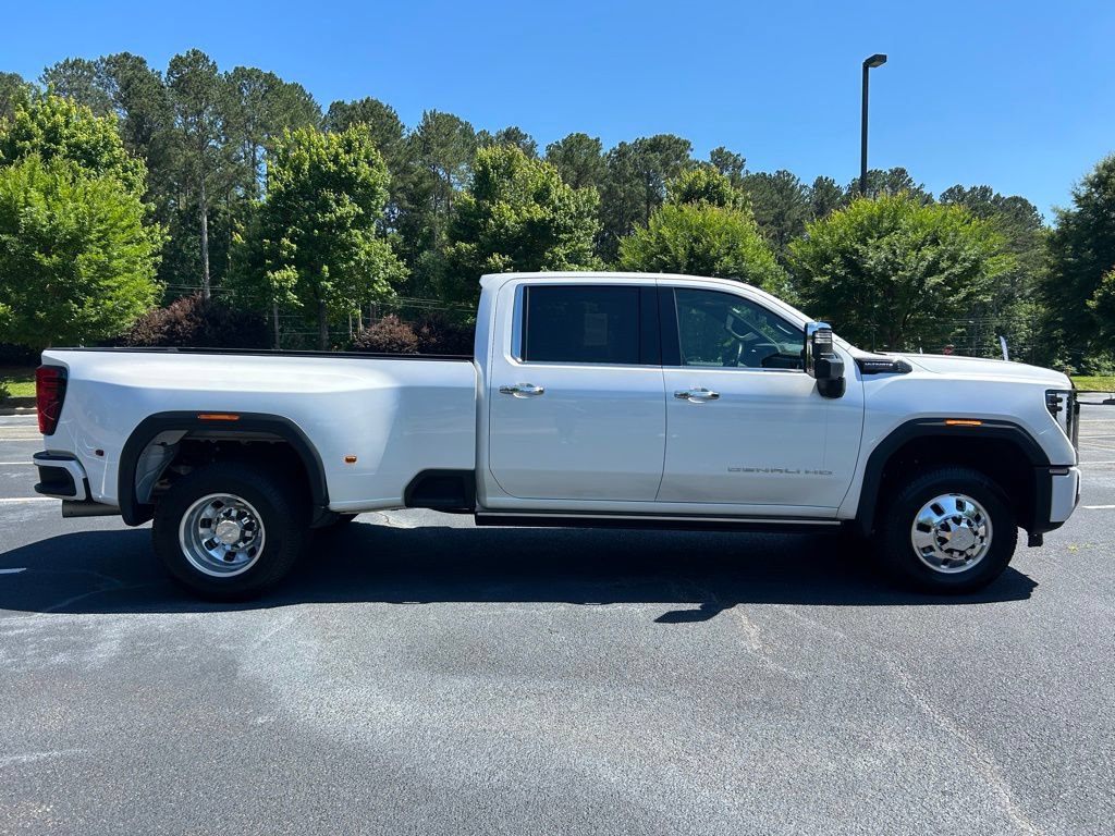 Used 2024 GMC Sierra 3500 Denali Ultimate AWD/4WD image 31