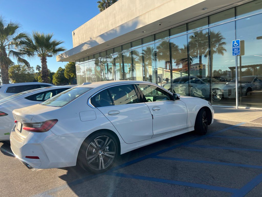 Used 2024 BMW 330i Sedan w/ Convenience Package RWD image 2