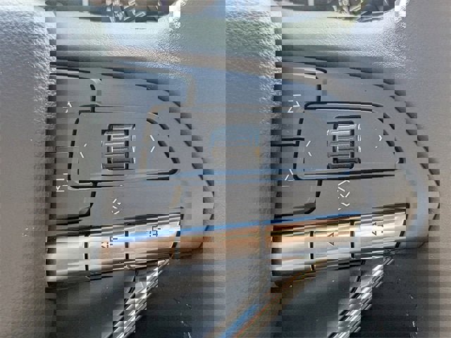 New 2025 Cadillac XT6 Luxury image 30