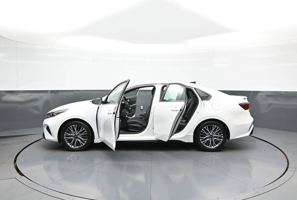 Certified 2024 Kia Forte GT-Line FWD image 41