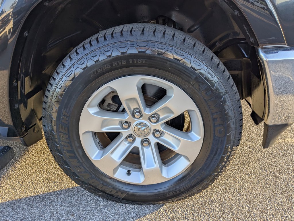 Used 2019 RAM 1500 Laramie AWD/4WD image 13