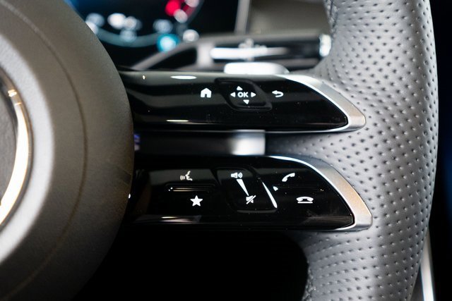 New 2025 Mercedes-Benz GLC 350e 4MATIC image 32