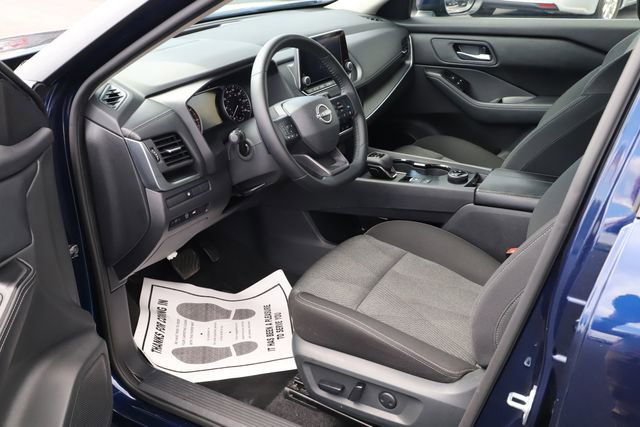 Used 2025 Nissan Rogue SV AWD/4WD image 12