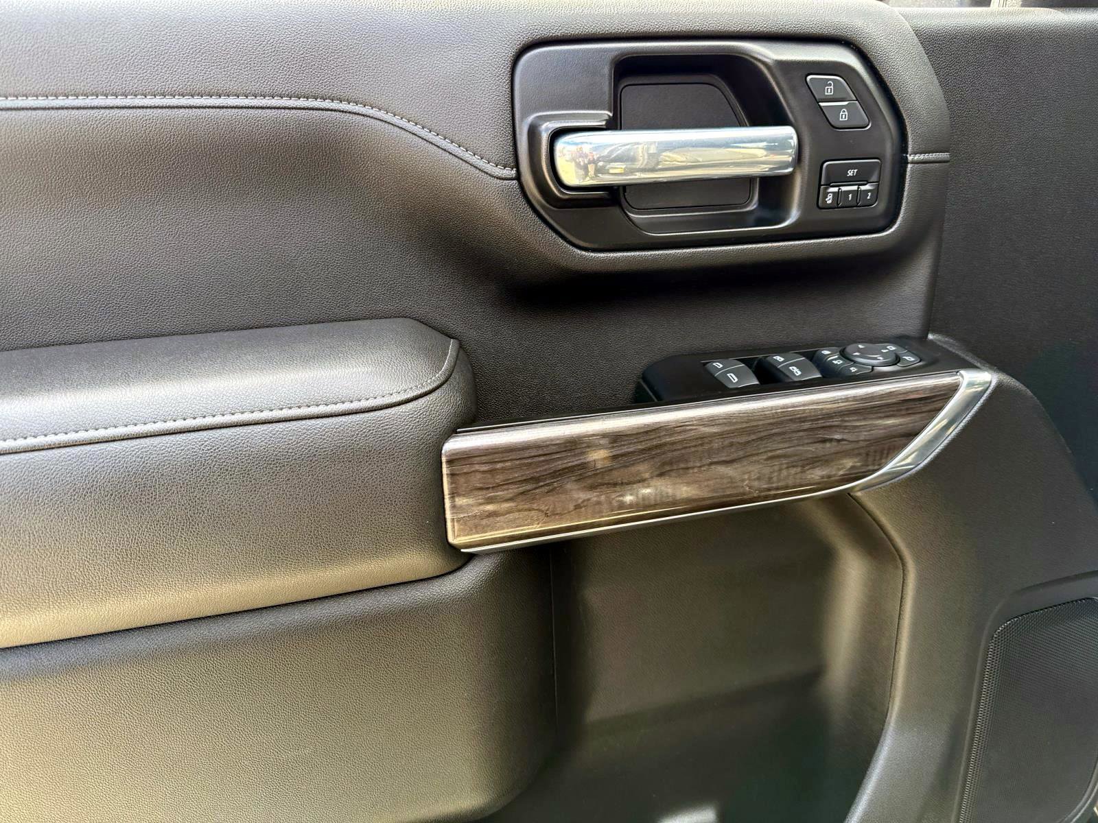 Certified 2022 Chevrolet Silverado 2500 LTZ w/ LTZ Plus Package image 15