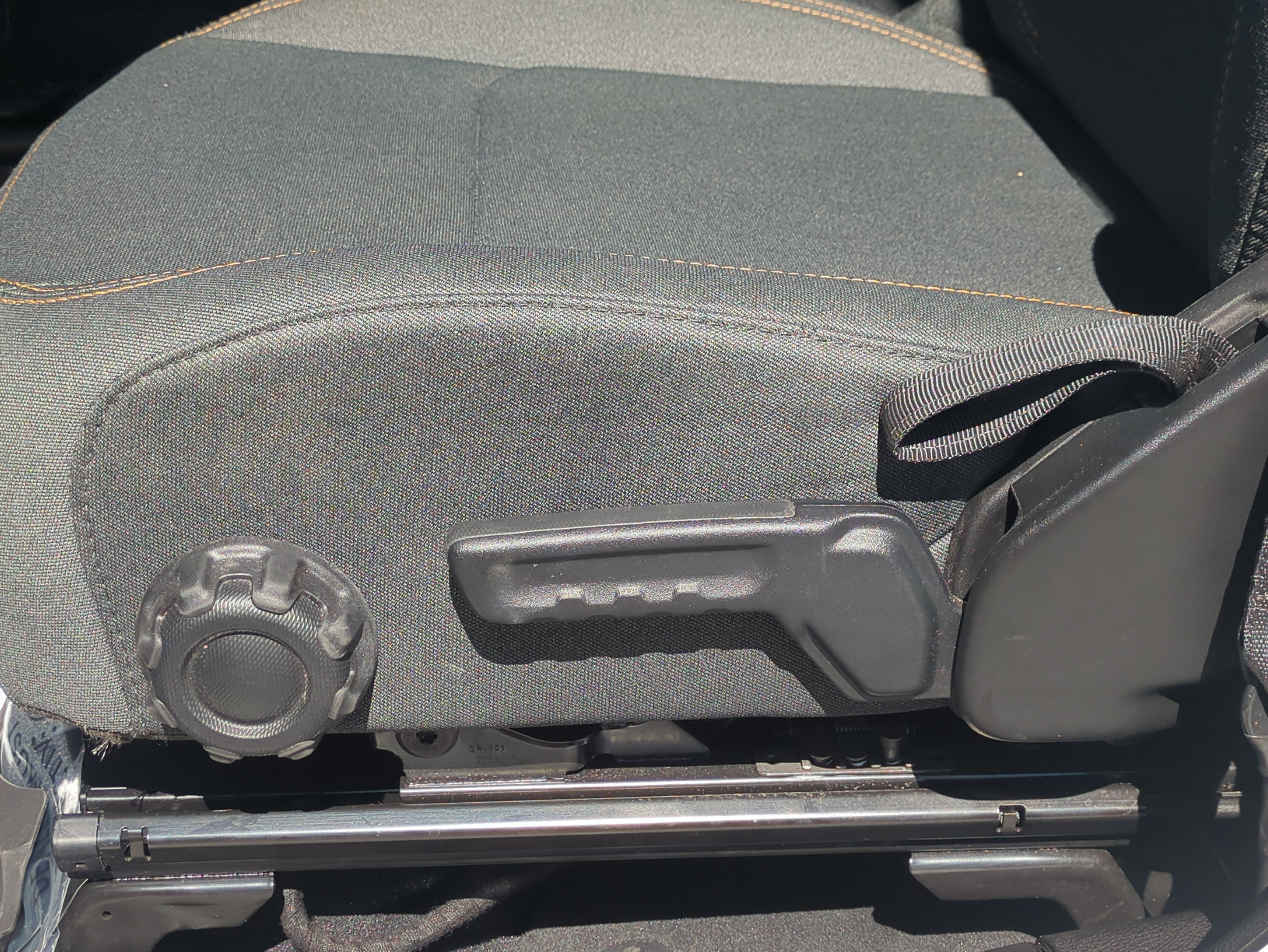 Certified 2024 Jeep Wrangler Sport S image 21