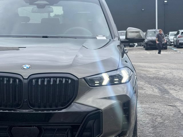 New 2026 BMW X5 xDrive40i w/ M Sport Package AWD/4WD image 10
