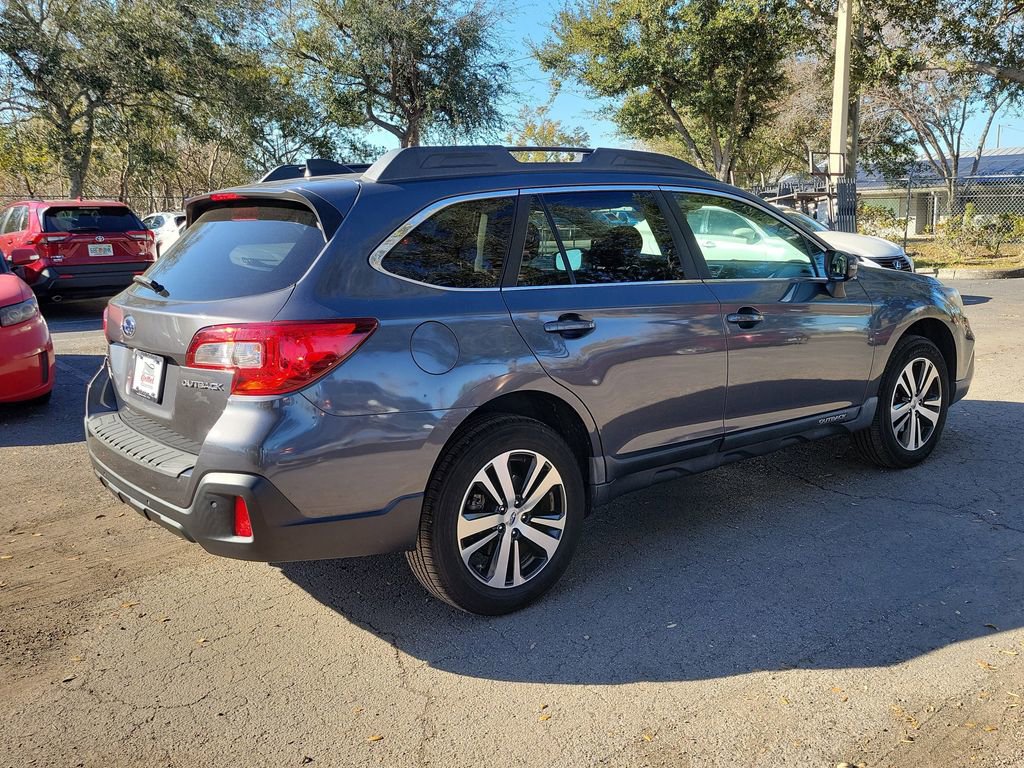 Used 2018 Subaru Outback 2.5i Limited image 3
