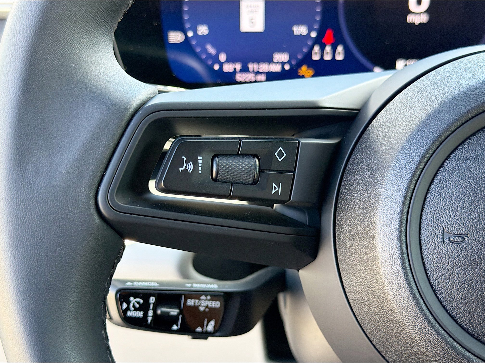 Used 2024 Porsche Macan 4 Electric image 38